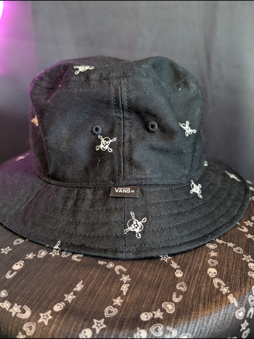 Vans Black Bucket Hat with White Skull Prints